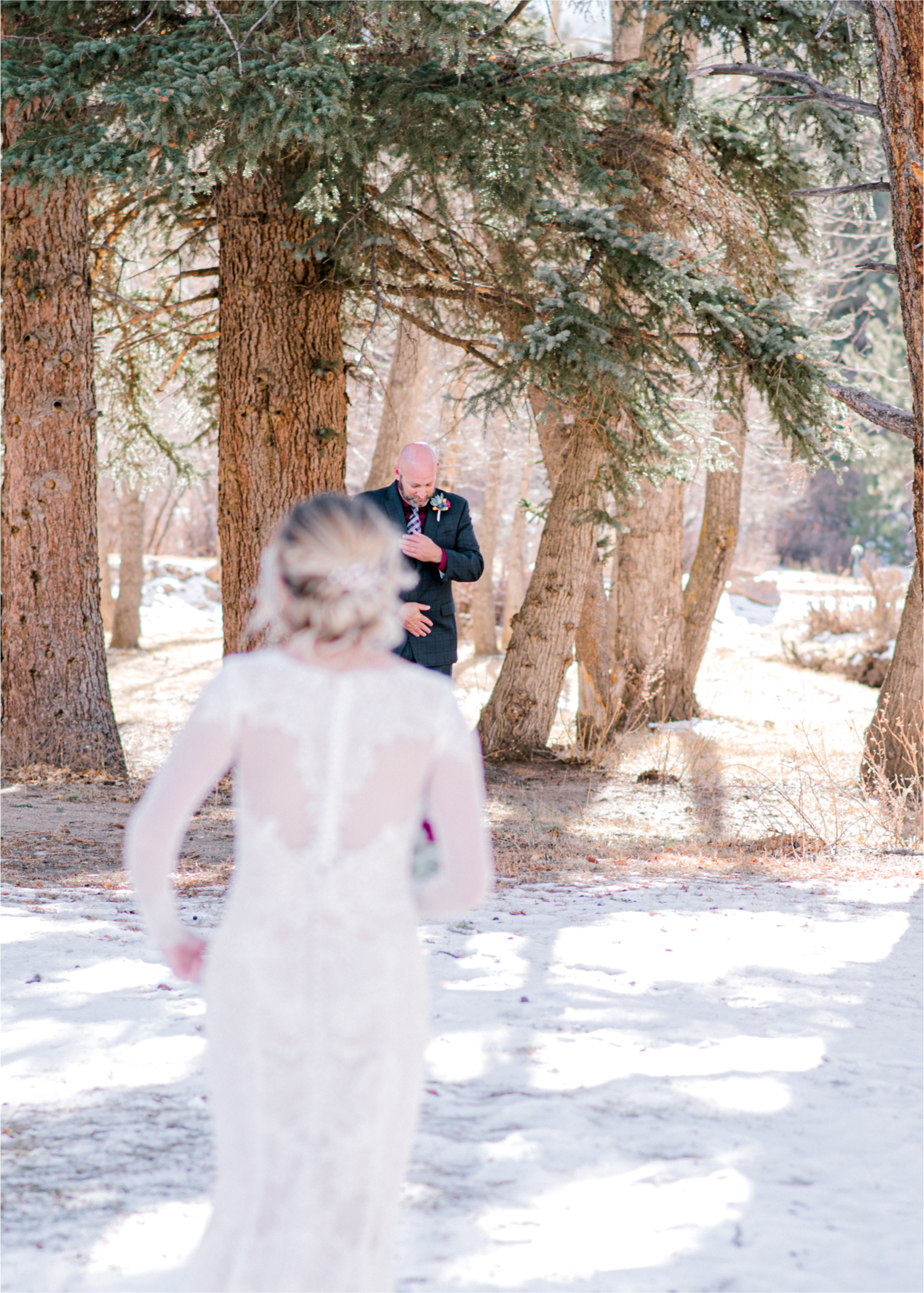 Snowy Winter Wedding in Estes Park Colorado at Black Canyon Inn | Britni Girard Photography