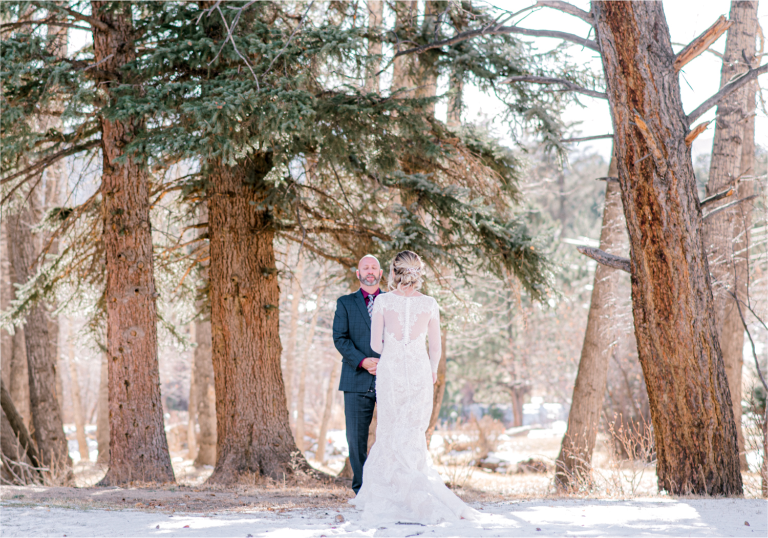 Snowy Winter Wedding in Estes Park Colorado at Black Canyon Inn | Britni Girard Photography