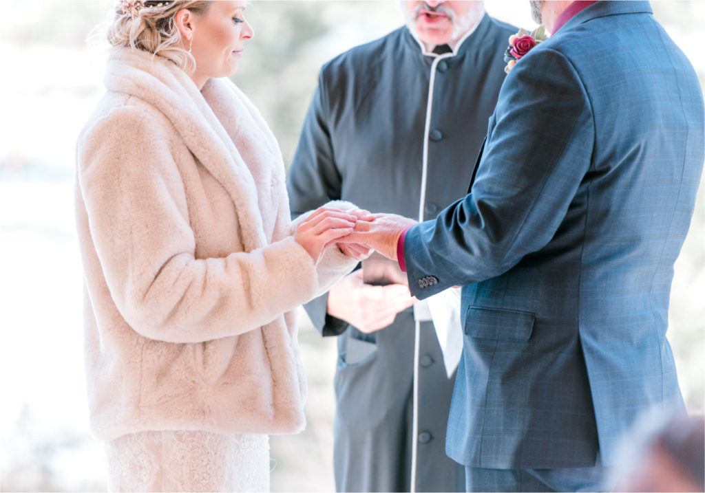 Snowy Winter Wedding in Estes Park Colorado at Black Canyon Inn | Britni Girard Photography