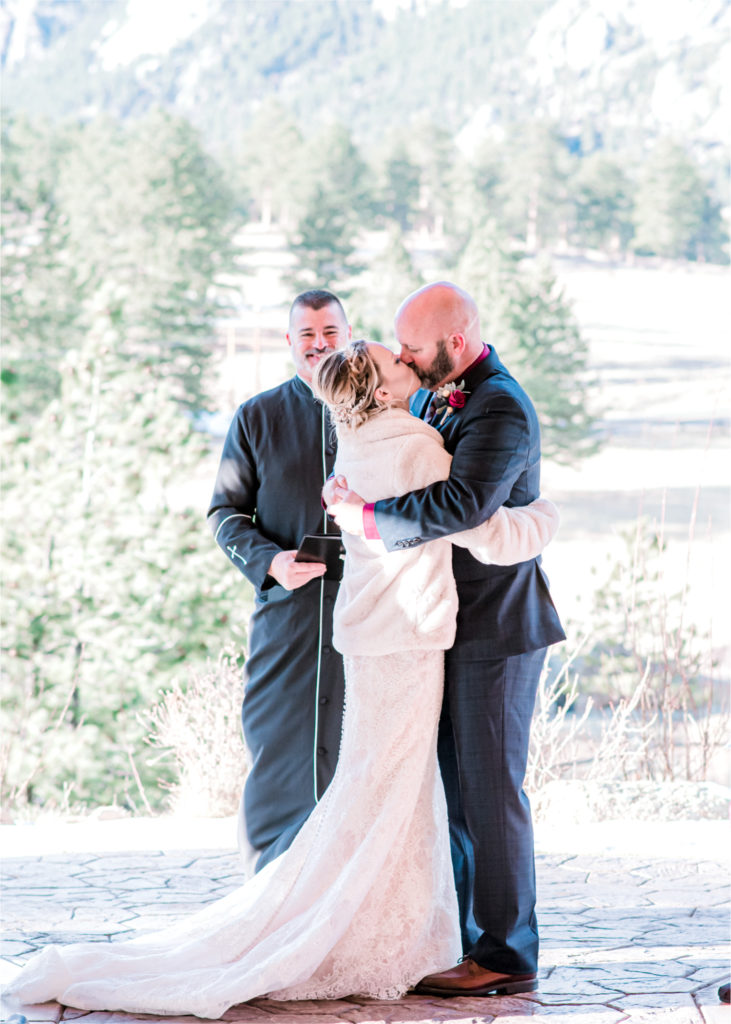 Snowy Winter Wedding in Estes Park Colorado at Black Canyon Inn | Britni Girard Photography