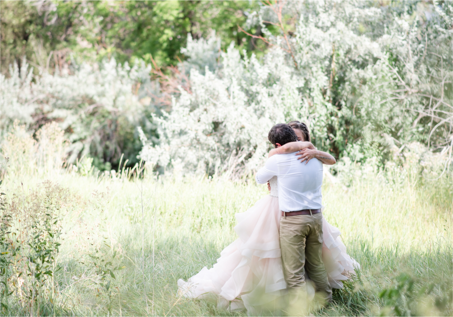 Rustic Country Glam Wedding during Summer in Northern Colorado with first look and a romantic country dance | Britni Girard Photography - Greeley, Colorado