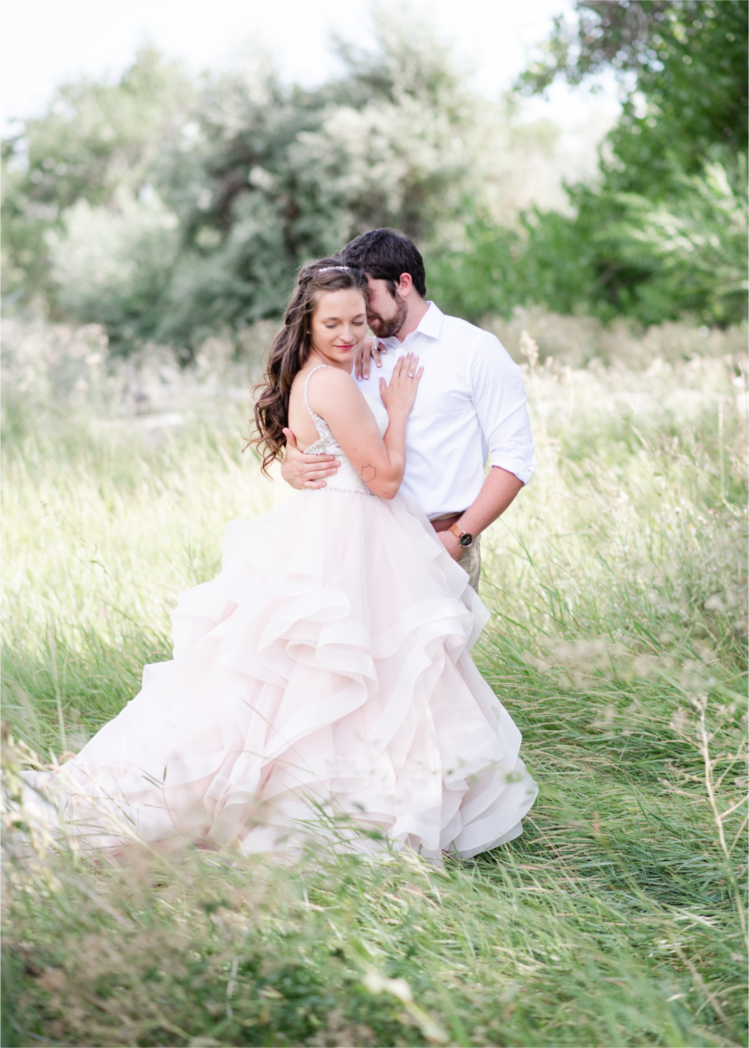 Rustic Country Glam Wedding during Summer in Northern Colorado with first look and a romantic country dance | Britni Girard Photography - Greeley, Colorado