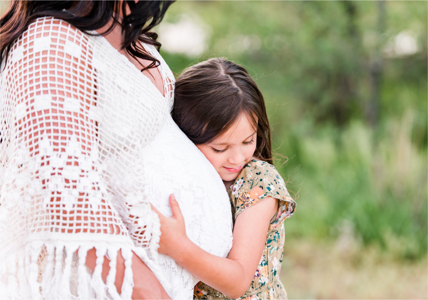 Spring Maternity Session in Loveland Colorado | Britni Girard Photography | Romantic Boho Inspired Maternity Session with Reclamation Dress at River's Edge | Colorado Wedding and Lifestyle Photographer