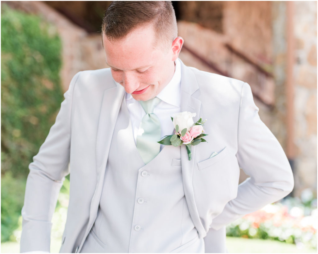 Elegant wedding on the chipping green at Cheyenne Mountain Resort | Britni Girard Photography | Colorado Wedding Photo and Video Team | Bride and Groom | Flowers by A Wildflower Florist | Hair and Makeup by The Day on Location Beauty | Dress from Brickhouse Bridal in Houston | Groom Attire from Generation Tux