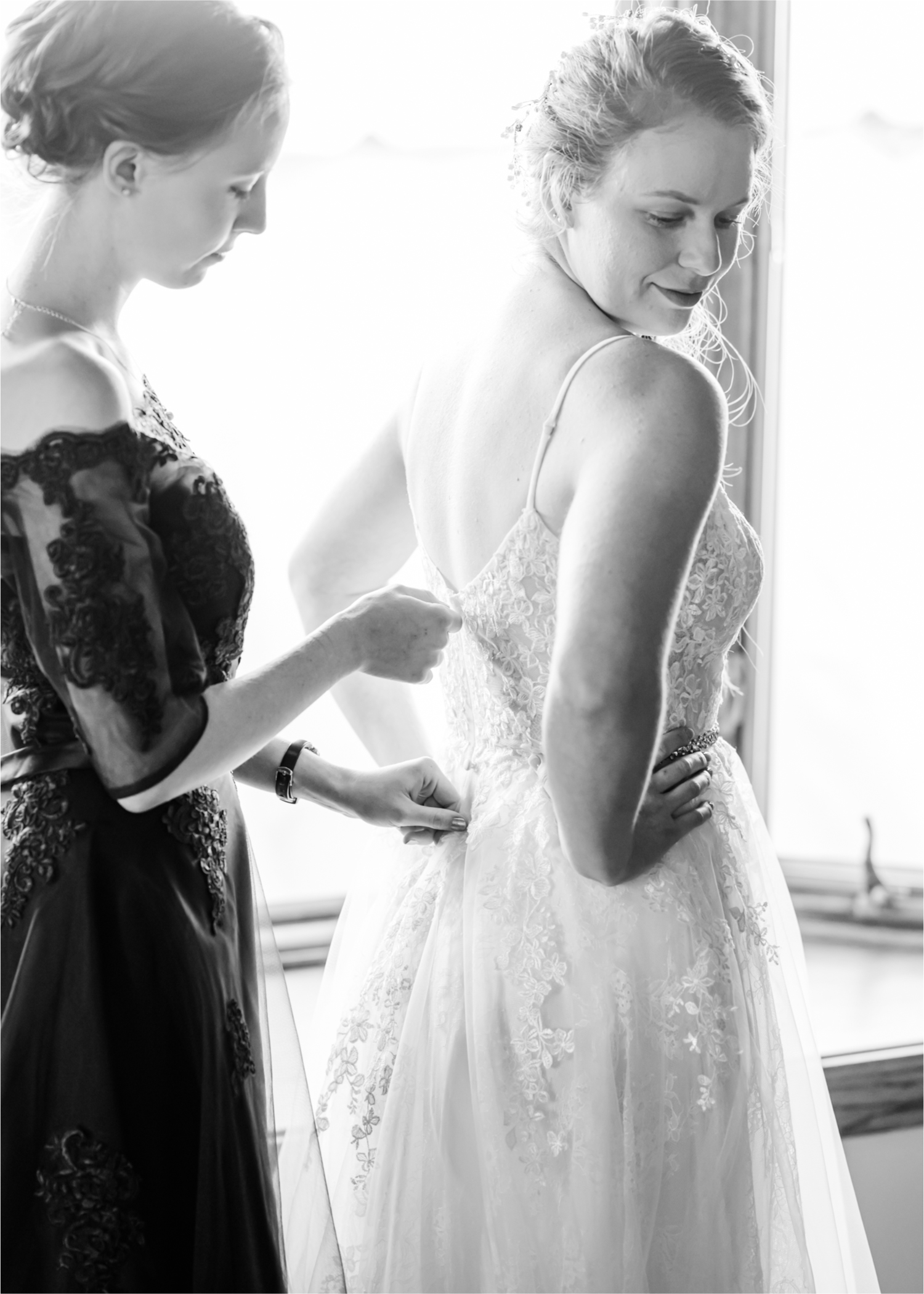 Rustic Fall Wedding at country home overlooking longs peak | Britni Girard Photography | Colorado Wedding Photography and Videography team | Fall colors, country fences leading to mountain views | Relaxed DIY wedding with elegant charm | Florals by Tahnee Wydra | Brides Dress from Abeille Bridal | Best Event Rentals